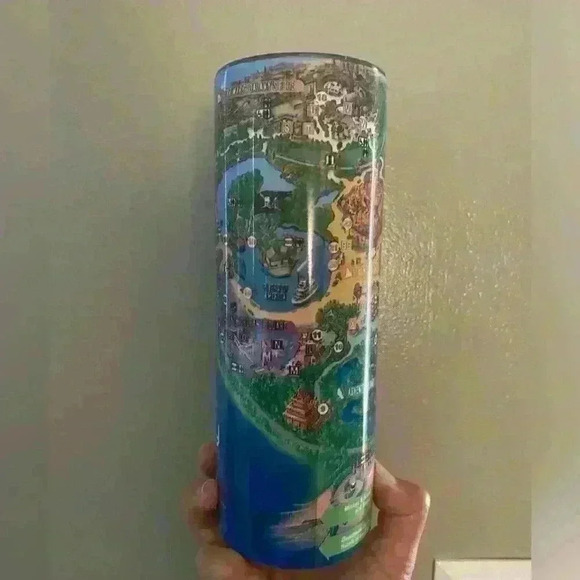 Disneyland map 20oz. Tumbler with lid and straw NEW - Picture 2 of 3